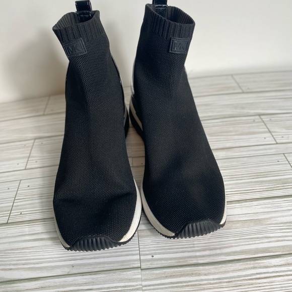 Michael KORS Skyler Stretch Knit Sock Sneakers size 9.5 - Picture 4 of 12